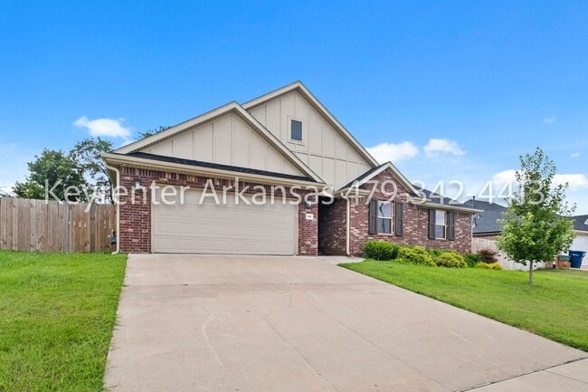 Photo - Spacious 3 Bedroom Home with Fireplace & Fenced Backyard in Siloam Springs
