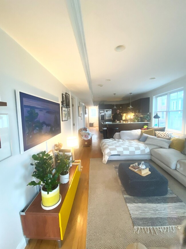 Photo - 241 Lamartine St