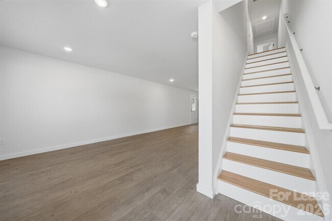 Photo - 403 15th Ave SW Unit B