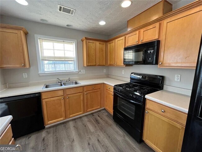 Photo - 1854 Pierce Way