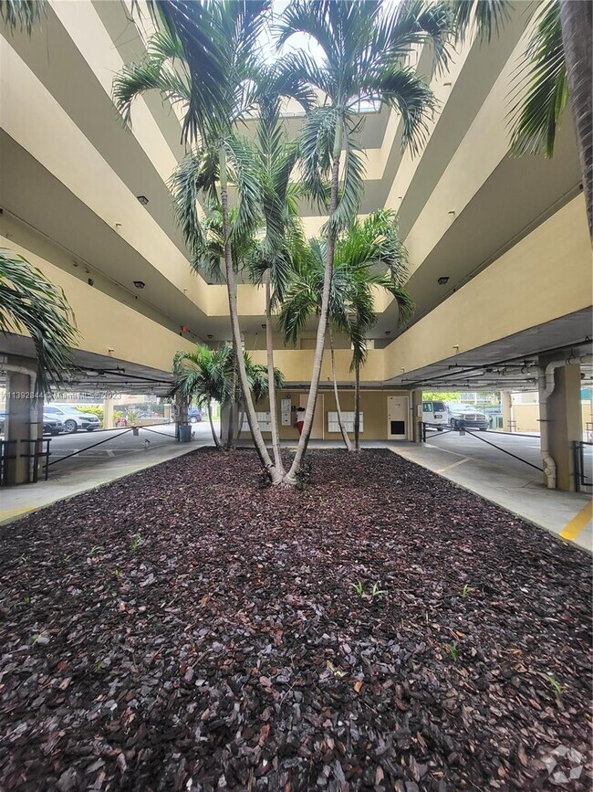 Building Photo - 2647 NW 25th Ave Rental