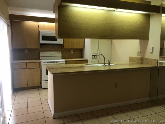 Photo - 8008 80th Way