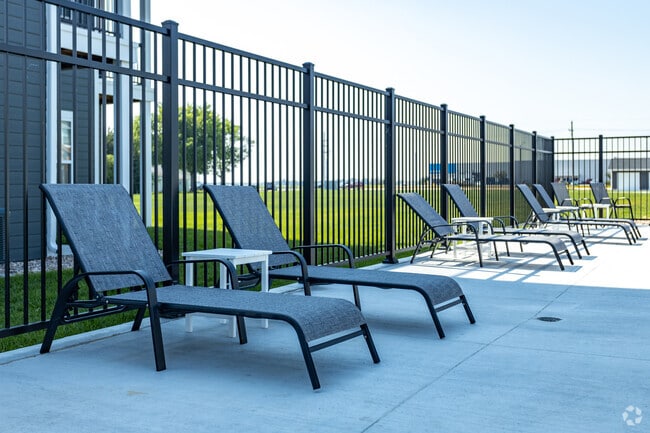 Pool - Talon Apartments