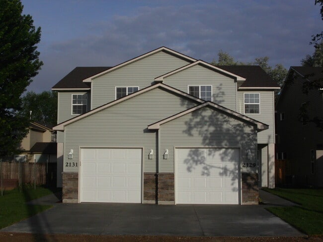 Photo - 2131 S Amy Ave Townhome