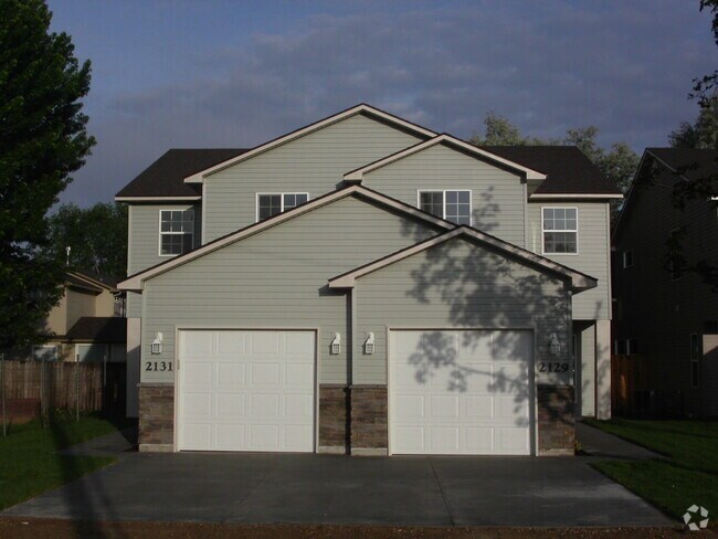 Building Photo - 2131 S Amy Ave Rental