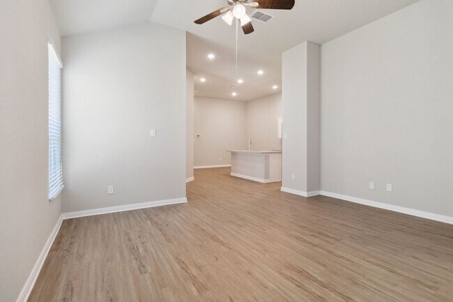 Photo - Stunning Duplex in Emma Park