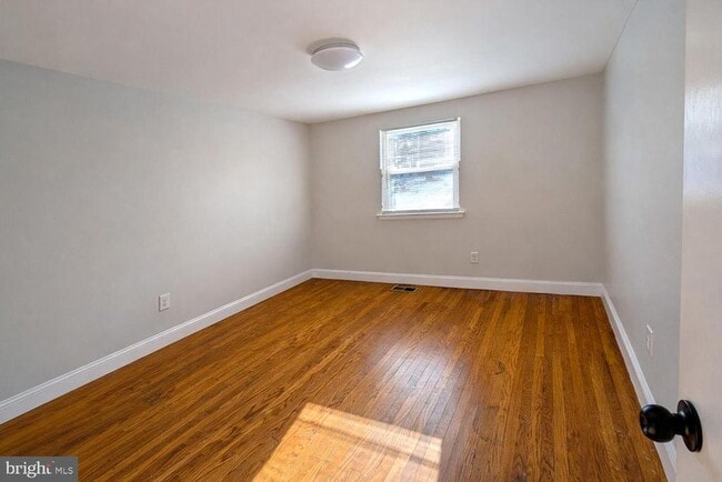 Photo - 605 W Market St