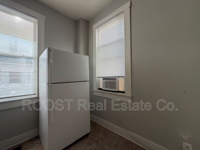 Photo - 902-904 1/2 S Limestone St.