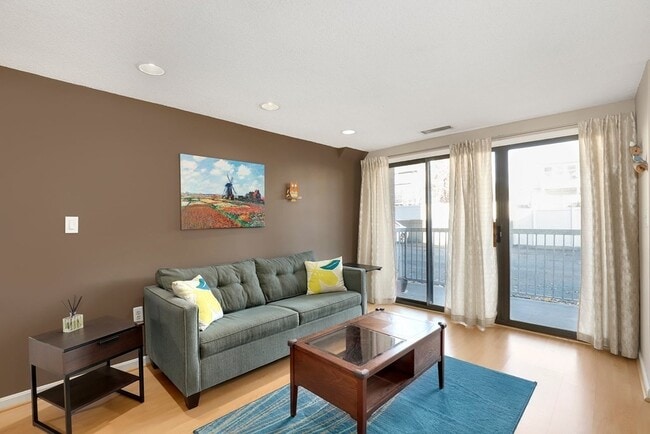 Photo - 8 9th St Townhome