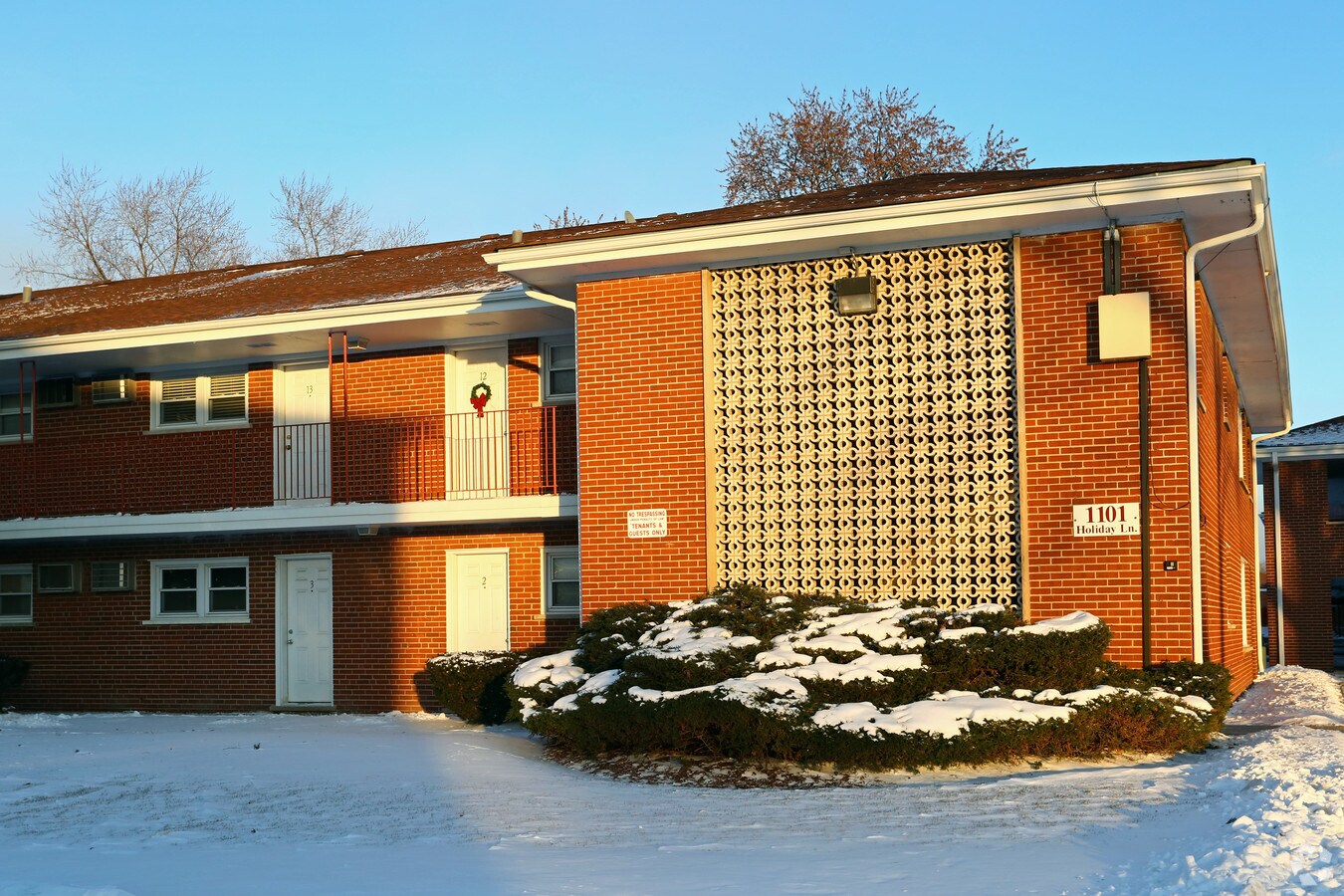 Photo - Holiday Lane Condominiums