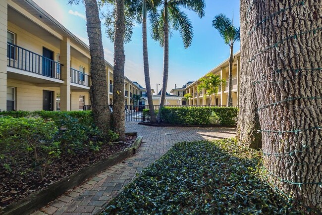 Photo - 5221 Bayshore Blvd Unit #27