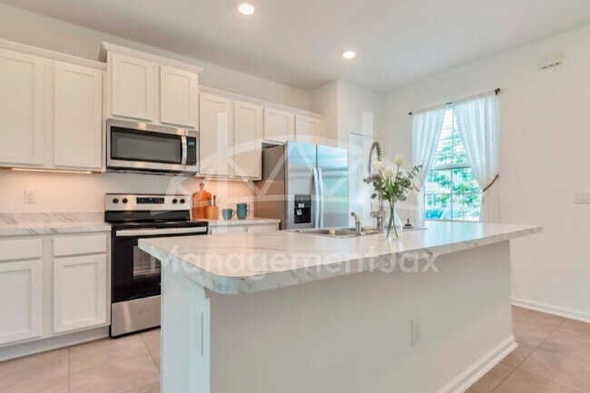 Photo - 8369 Zenith Cir