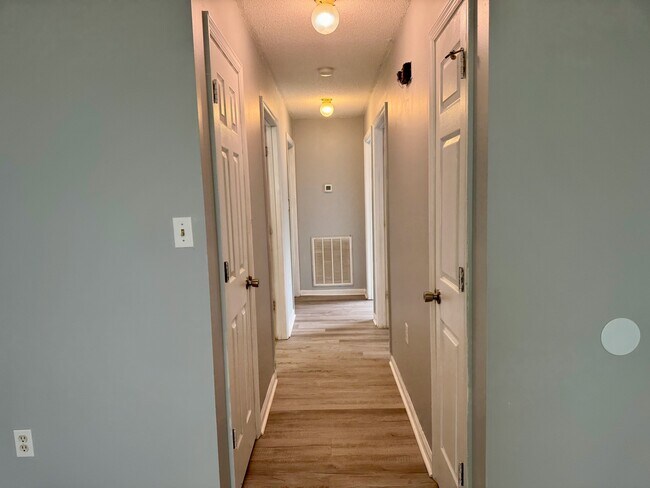 Photo - 3104 Sonya Dr NW