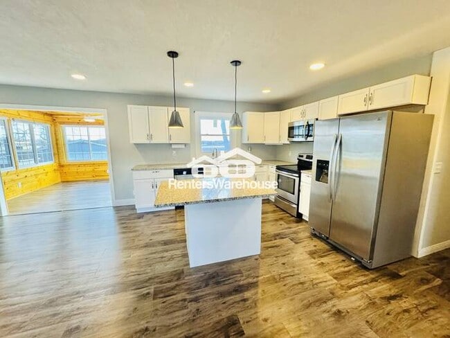 Photo - Available May 1 - Gorgeous 4 bedroom, 3 bath home in New Prague!