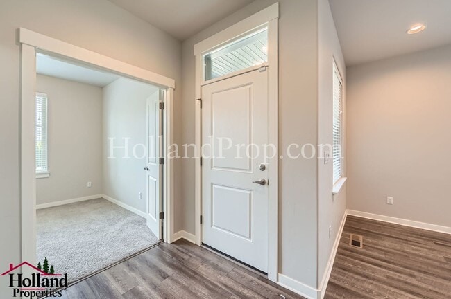 Photo - 5205 SE Davis Rd