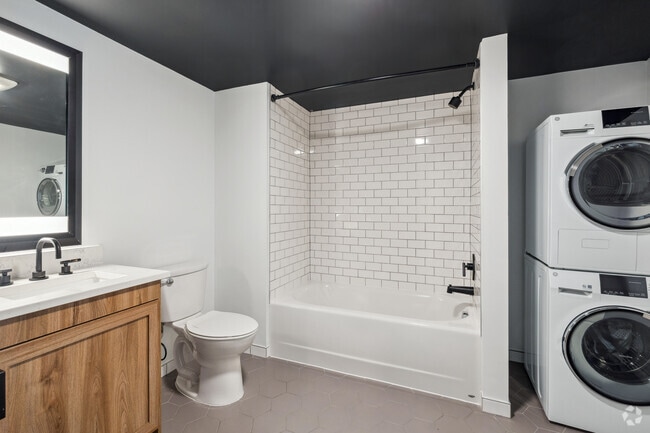 1BR, 1BA - 740SF