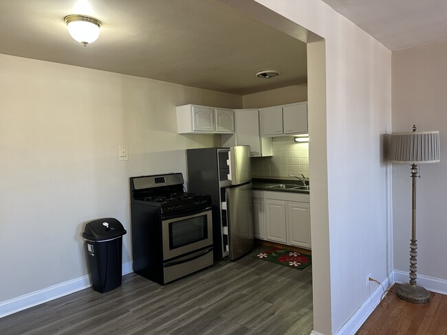 Photo - 2411 W Balmoral Ave Unit 3G