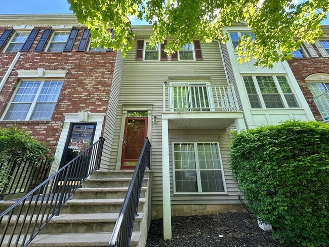 2 bedrooms, 2.5 bathrooms - 2 bedrooms, 2.5 bathrooms