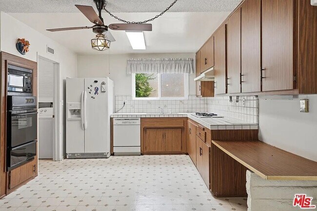 Photo - 6701 Neddy Ave