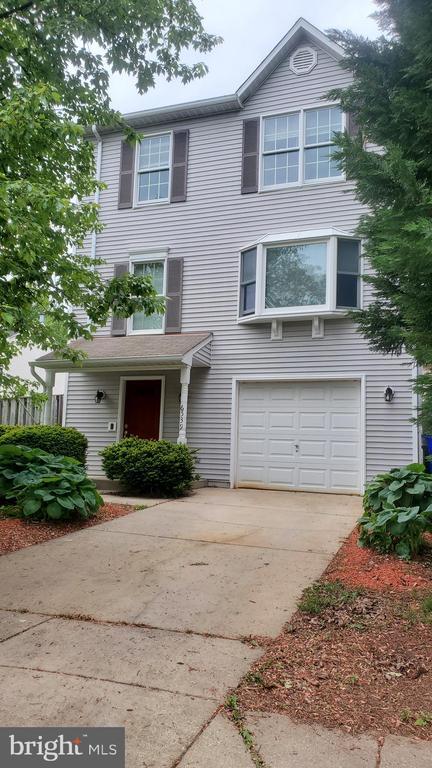 Building Photo - 6539 Huntshire Dr Rental