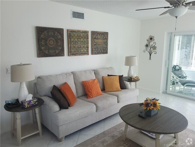 Building Photo - 2950 SE Ocean Blvd Unit 8-6 Rental