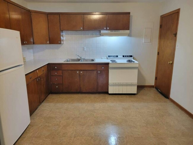 Building Photo - 524 Neosho St Unit Apartment 4