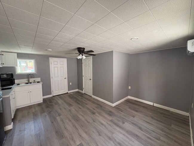 3438 N Mayfield Ave Unit A