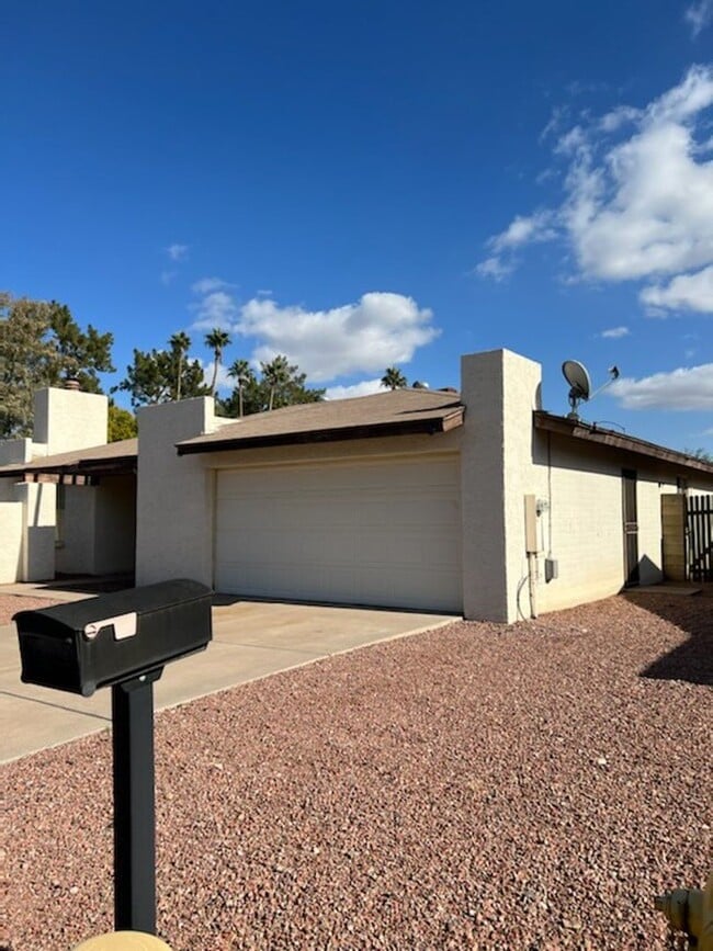 Photo - Charming 3 Bed 2 Bath home in Mesa with co...