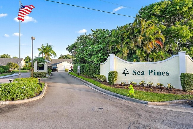 Photo - 10808 SE Sea Pines Cir