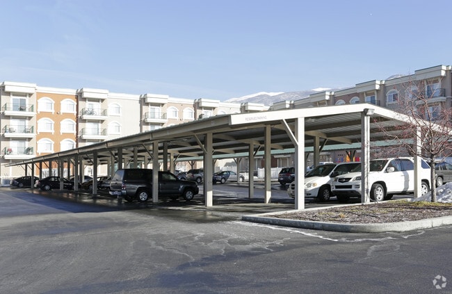 Área de estacionamiento - Village on Main Street