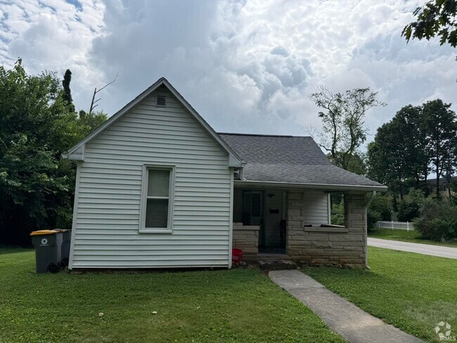 Building Photo - 1102 N Woodburn Ave Rental