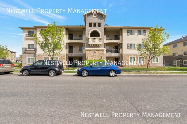 Building Photo - 3635 Clear Rock Rd Unit L5