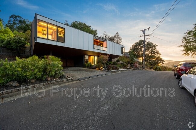 Building Photo - 100 Wimbledon Way Rental