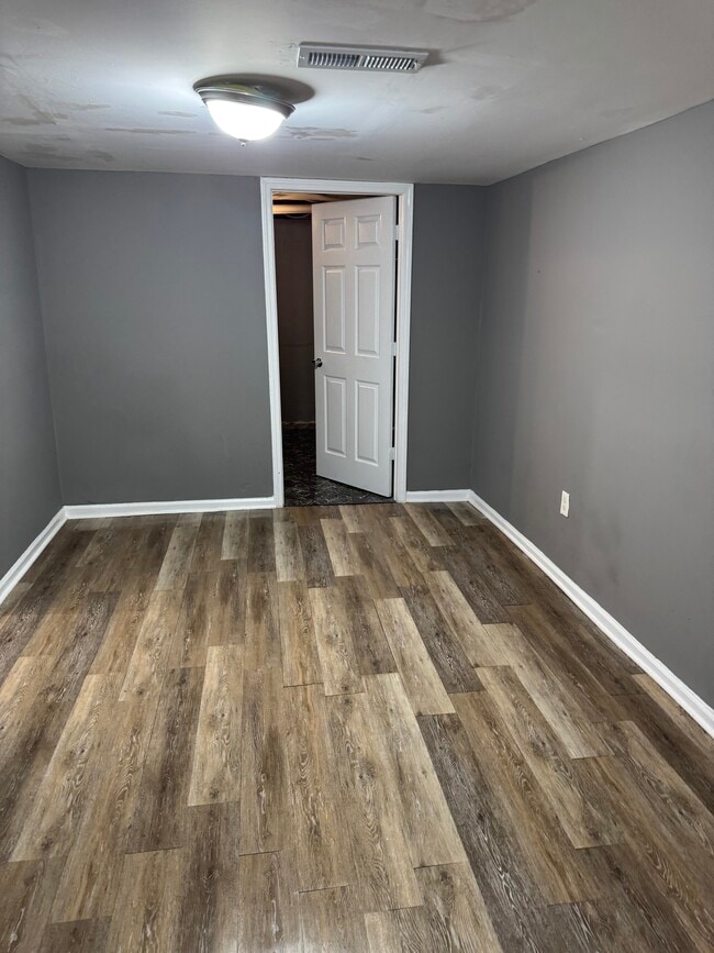 Photo - 1335 Yecker Ave