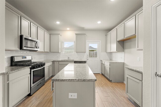 Photo - 31322 Conover Dr