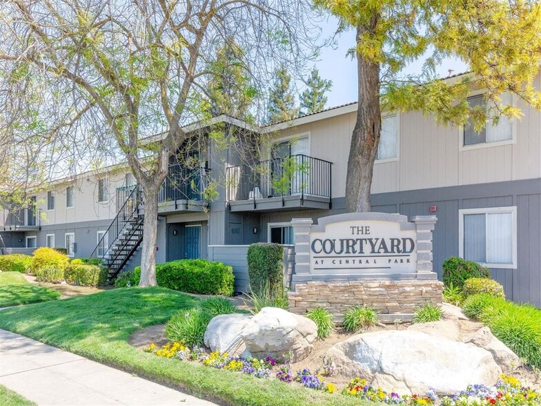 Welcome to The Courtyard at  Central Park