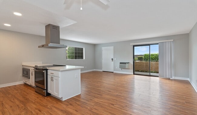 Comedor junto a la cocina - Hidden Cove Apartments