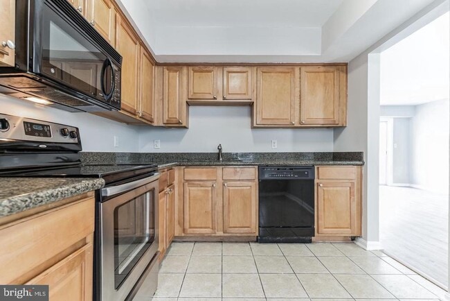 3179 Summit Square Dr Unit 2-E6