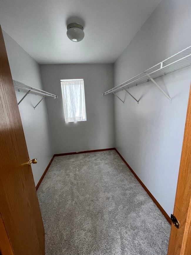 Photo - 1470 Millbrook Dr