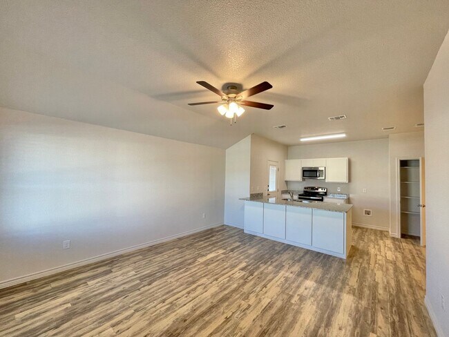 Photo - 1809 Castroville Trl