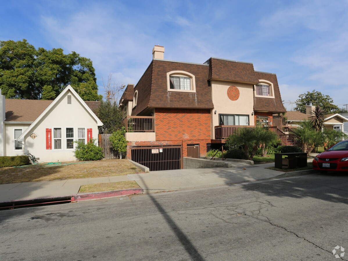 Photo - 659 W Dryden St Apartments