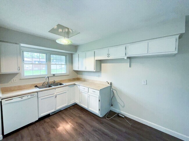 Photo - Modern 4-Bedroom Gem in East Columbus with...