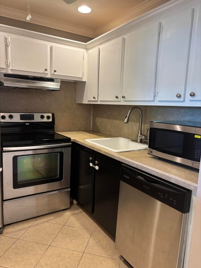 Photo - 87 Windsor D