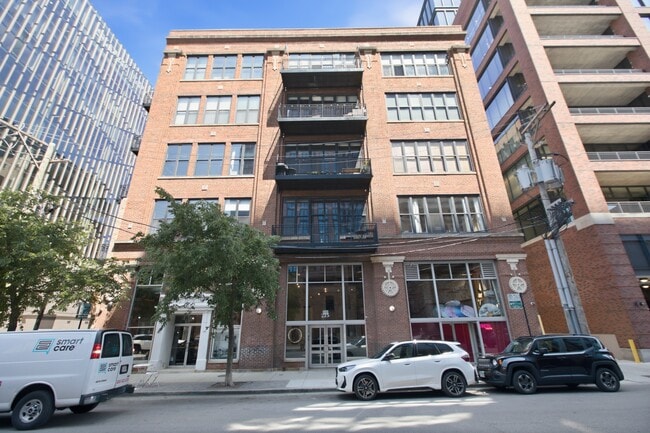 Building Photo - 215 N Aberdeen St Unit 403B