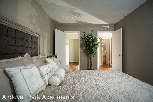 Primary Bedroom - Andover Park