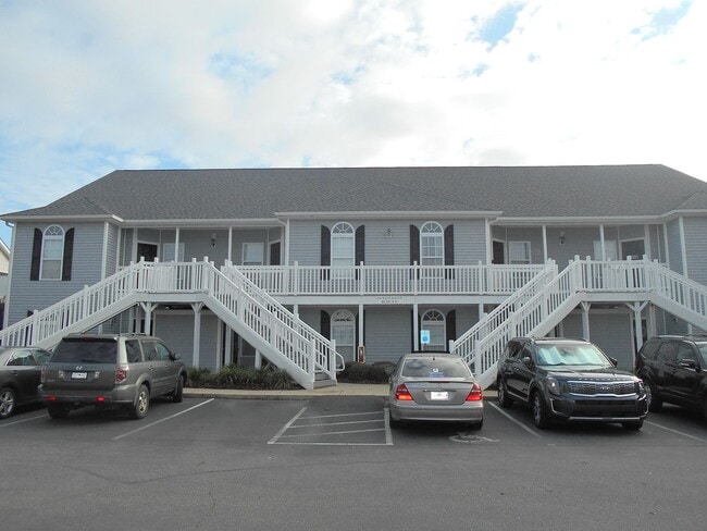 Building Photo - 3 bedroom, 2 bath condo in Carolina Willows Unit 11-E