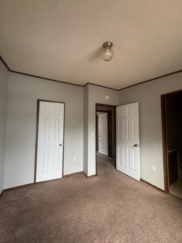 142 Oak St