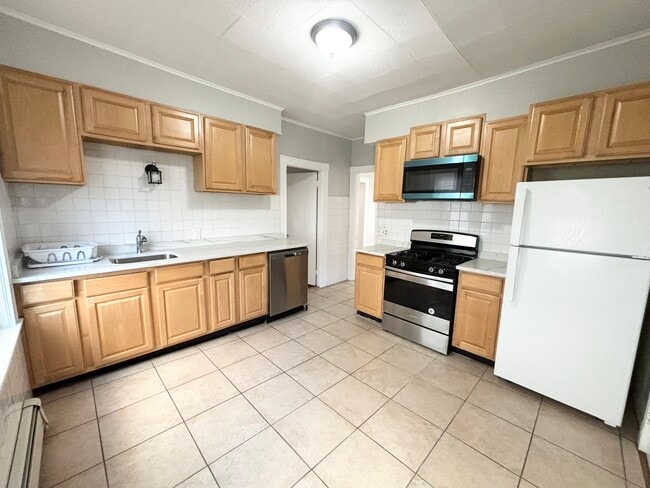 Photo - 14 Belknap St