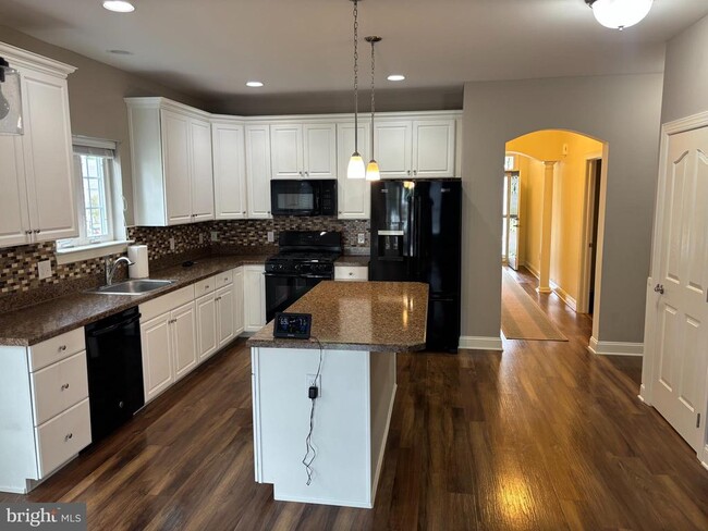 Photo - 151 Volpe Way