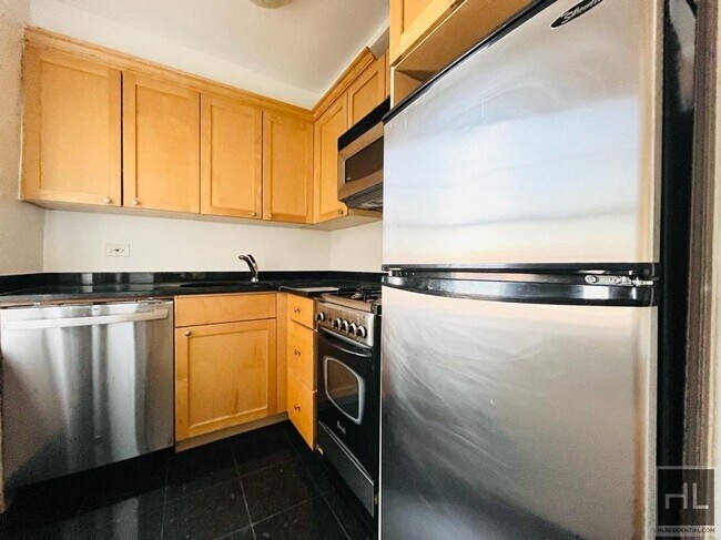 Photo - Christopher Street Unit 8E